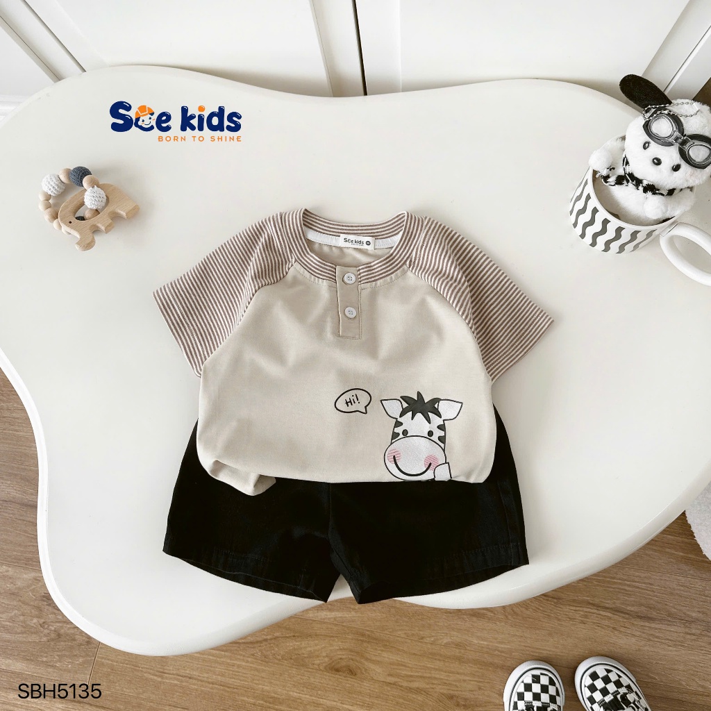 Bộ cotton in ngựa vằn thiết kế cổ trụ bé trai, set áo thun cổ trụ phối tay zaclang hình ngựa vằn