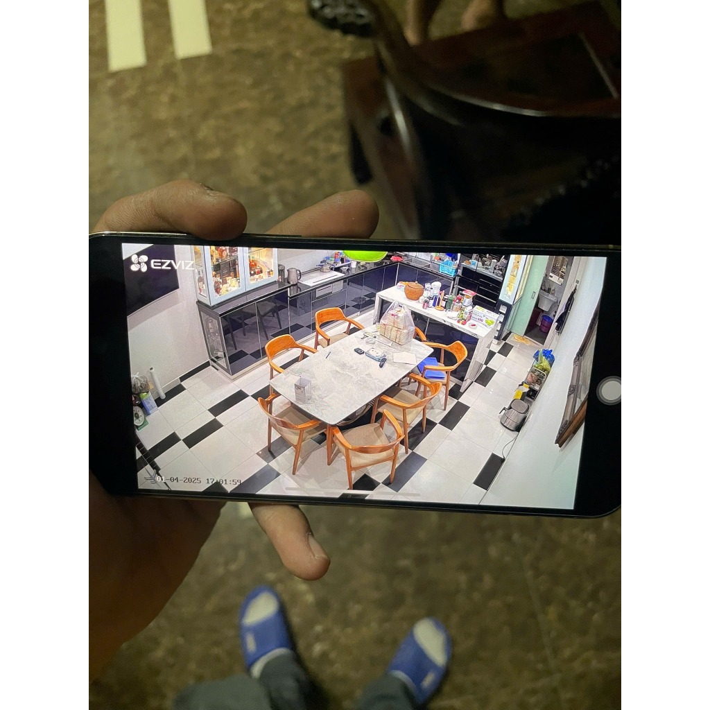 Camera wifi EZVIZ C6N 2mp, hàng lướt, đã qua sử dụng, hình thức còn mới trắng và đầy đủ chức năng | BigBuy360 - bigbuy360.vn