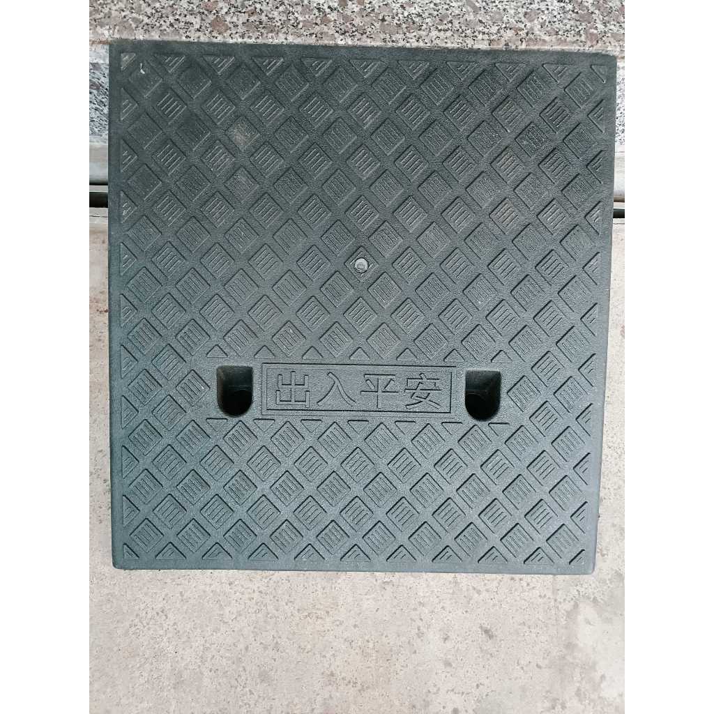 Cao 19cm- ĐEN (50x49x19) Dốc bục lên xuống, bậc cầu dắt xe ô tô, xe máy, cầu dắt xe, bục lên xuống xe, có lỗ chờ bắt ốc
