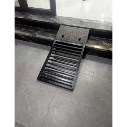 Cao 7 cm- ĐEN (50x24x7cm) Dốc bục lên xuống, bậc cầu dắt xe ôtô, xe máy, cầu dắt xe, bục lên xuống xe, có lỗ chờ bắt ốc