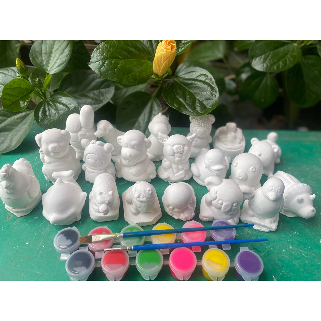 tượng tô màu 5cm kèm 12 ô màu và 2 cọ tô màu