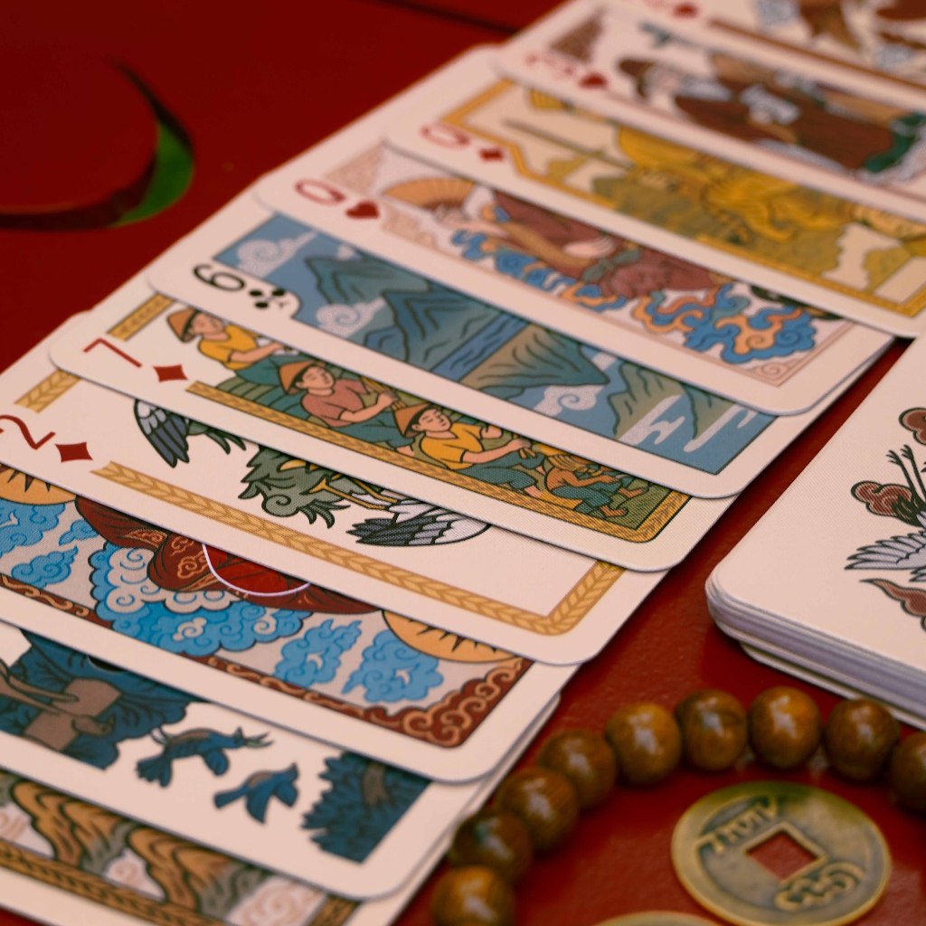 Bộ Bài "Tứ Phủ Linh Bài" - Thẻ Bài Giấy Cứng Cao Cấp "TẶNG 2 xu âm dương" Gamego