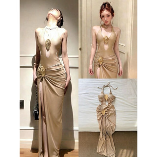 Set bodysuit kết hợp chân váy dài xẻ tà siêu hack dáng