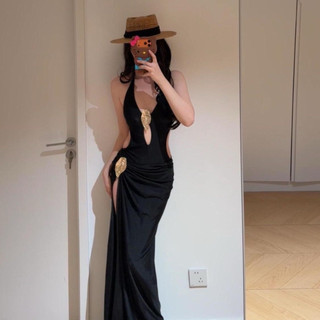 Set bodysuit kết hợp chân váy dài xẻ tà siêu hack dáng