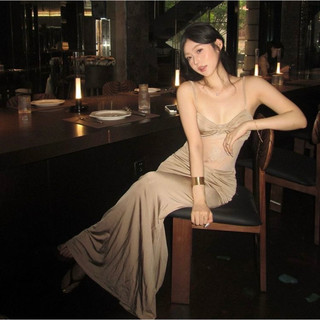 Đầm dự tiếc hai dây phối ren hở lưng ôm eo tôn dáng phong cách sang chảnh
