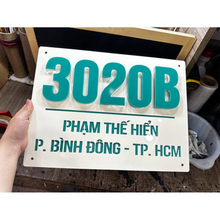 Bảng số nhà alu màu trắng sữa chữ xanh như hình