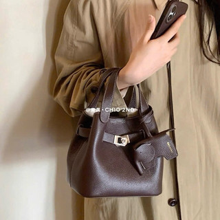 Túi Chio Charm Voi Dáng Giỏ Bucket Da Togo mềm Đeo Chéo