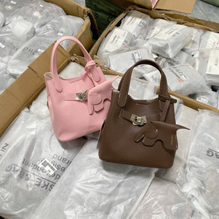 Túi Chio Charm Voi Dáng Giỏ Bucket Da Togo mềm Đeo Chéo