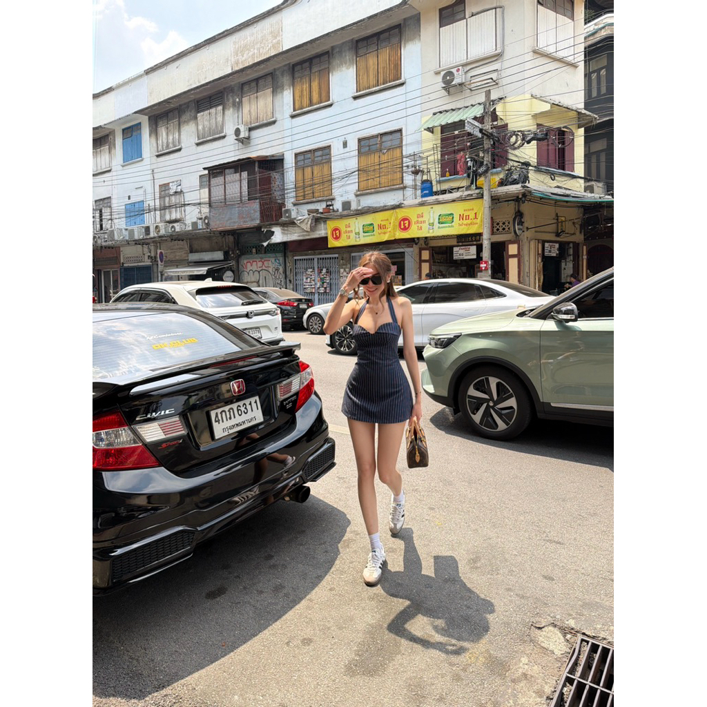 Đầm Cúp Form Chữ A Cổ Yếm 119.items