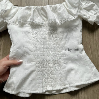Vee Top - Áo kiểu trễ vai tay bồng phối nút phong cách tiểu thư - Bymintt