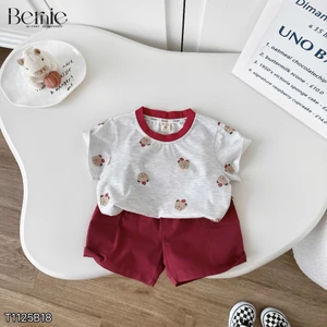 Bộ cotton in hoạ tiết gấu quần kaki, bộ thun cổ tròn áo cotton quần kaki cho bé