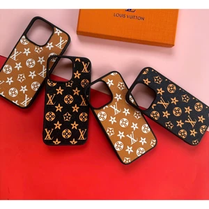 Ốp da iphone mẫu vàng và mẫu đen
