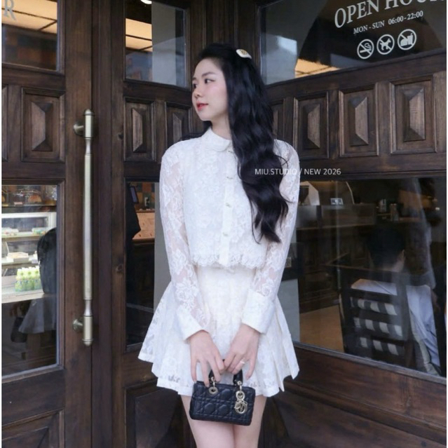 MIU.STUDIO • Set ren trắng tiểu thư nữ tính , Áo ren hoa cổ sen dài tay dáng croptop kèm chân váy xoè dập ly thanh lịch
