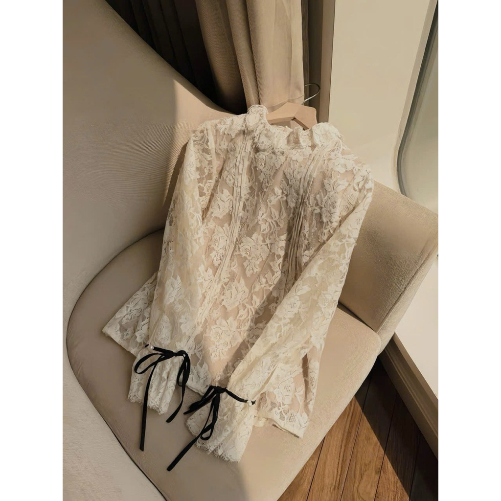 Áo ren hoa nổi 2 lớp cổ bèo dài tay thắt nơ tiểu thư sang chảnh, Áo nữ vintage cổ nhún tay nơ chất liệu ren hoa cao cấp