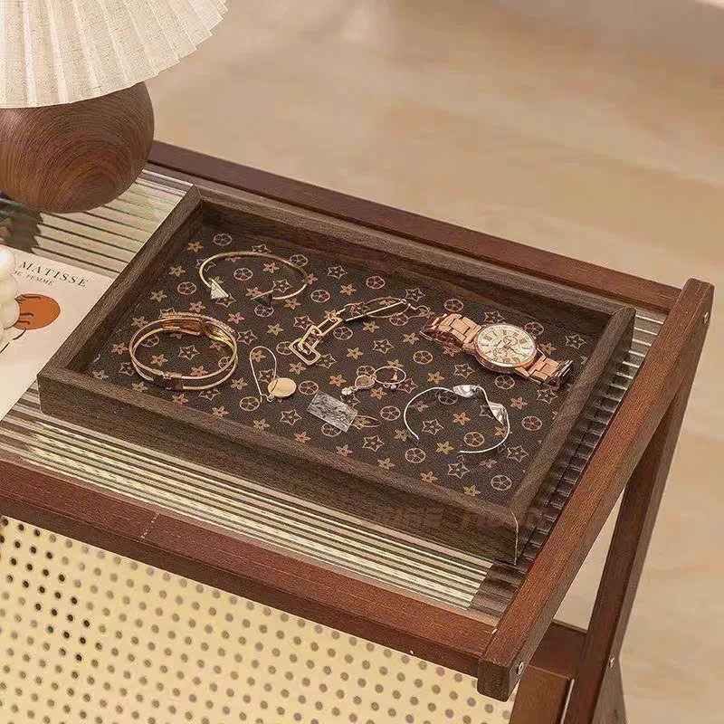 Khay gỗ để đồ sang trọng, mặt trên bằng da có họa tiết