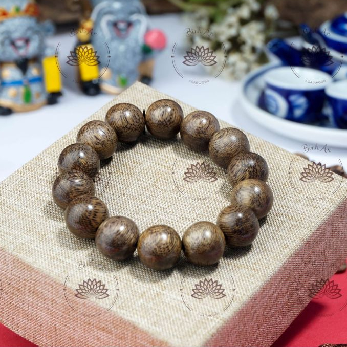 Vietnamese Agarwood Bracelet, Handcrafted Aromatic Wood Jewelry Inspired by Quang Nam Tradition