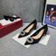 👠🕶️👜🎒…giày gót vuông mũi nhọn