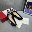 👠🕶️👜🎒…giày gót vuông mũi nhọn