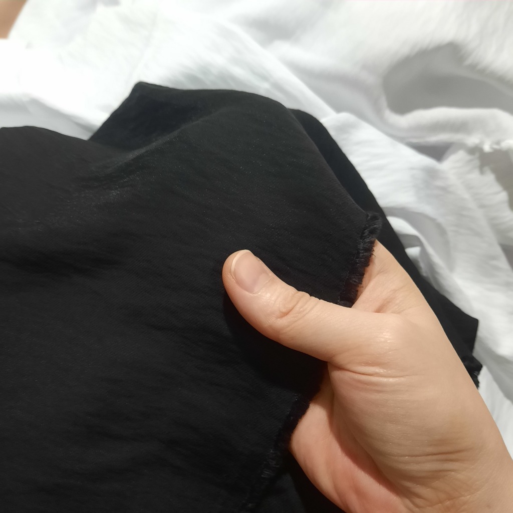 VẢI ĐŨI MÀU ĐEN - MỀM, MÁT, THẤM HÚT, KHÔNG GIÃN - MAY SƠ MI, VÁY, BỘ ĐỒ...