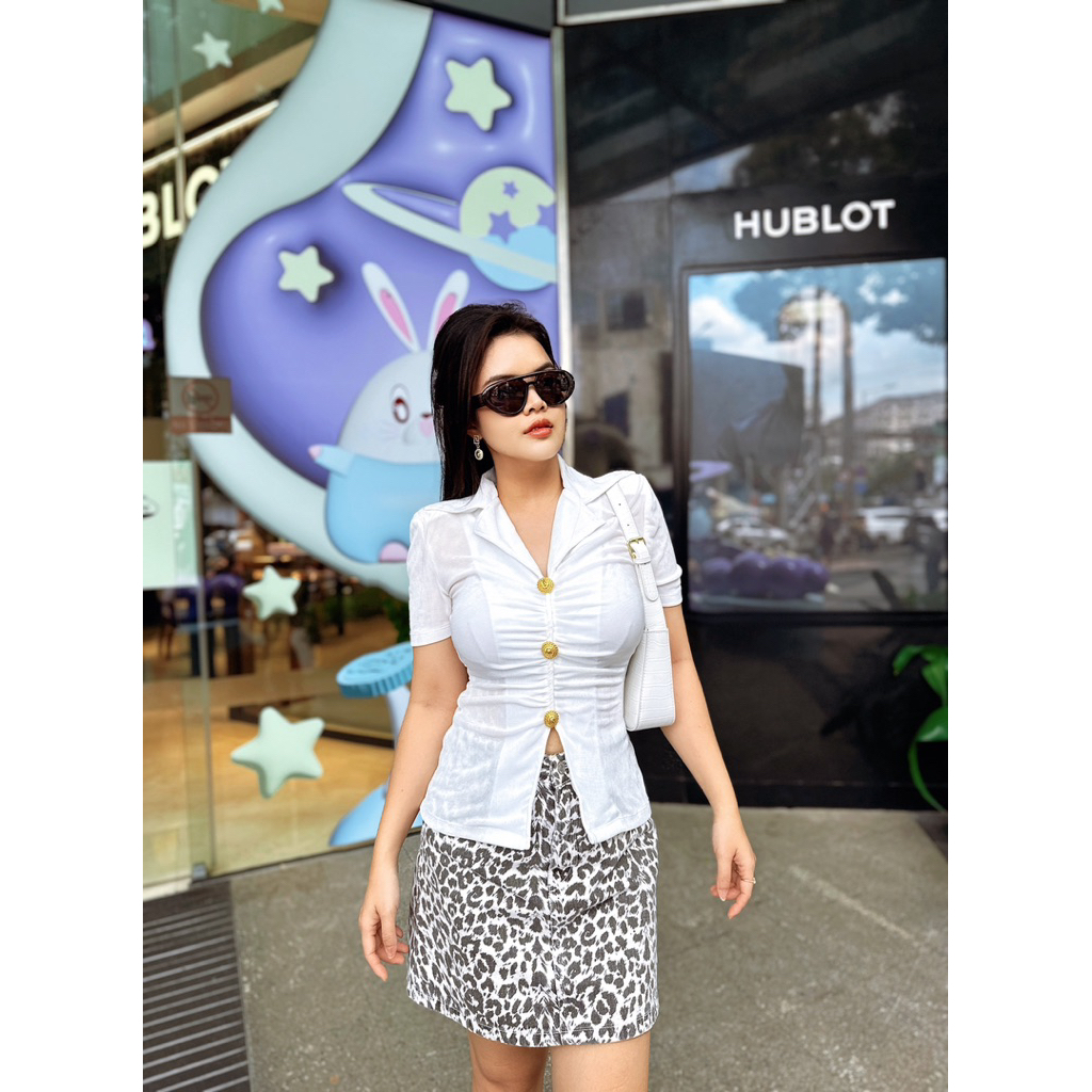 set áo kiểu nhún và váy lụa Versace nâu hồng