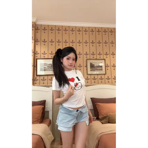 Áo Thun Ôm Body “ I Love Hello Kitty ” - Kraken Drk Cotton Co Dãn 4 Chiều