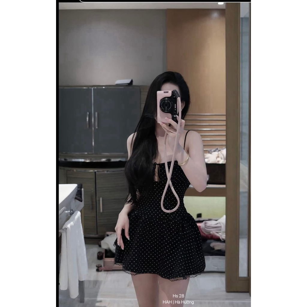 Váy 2 dây chấm bi xoè xinh chảnh lắm