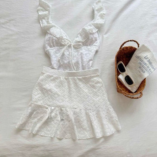 Set bikini 1 mảnh kết hợp chân váy xếp ly in hoạ tiết bánh bèo