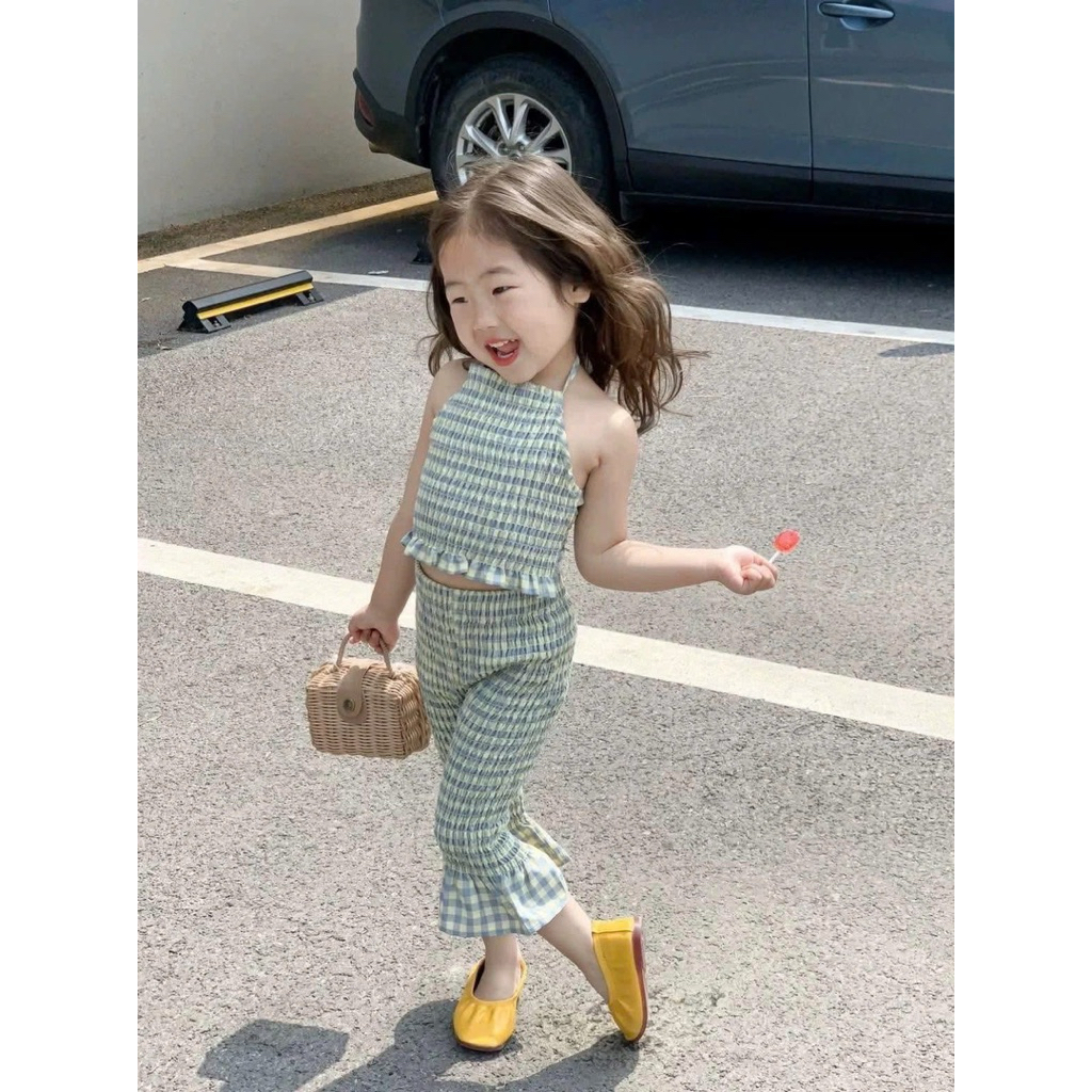 (Order) Bộ quần áo yếm buộc lưng sau quần ống loe vải mỏng nhăn chun mùa hè dành cho bé gái