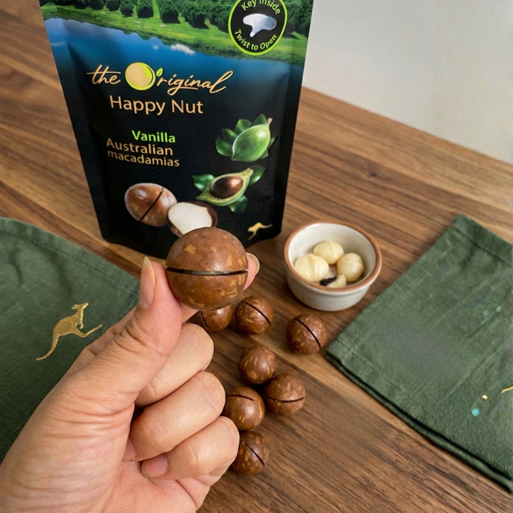 Hạt Macca Úc Vị Vanilla Happy Nut (Túi 225g) - Giòn Tan,  Béo Ngậy, Kèm Chìa Khóa Tách Vỏ Chính Hãng