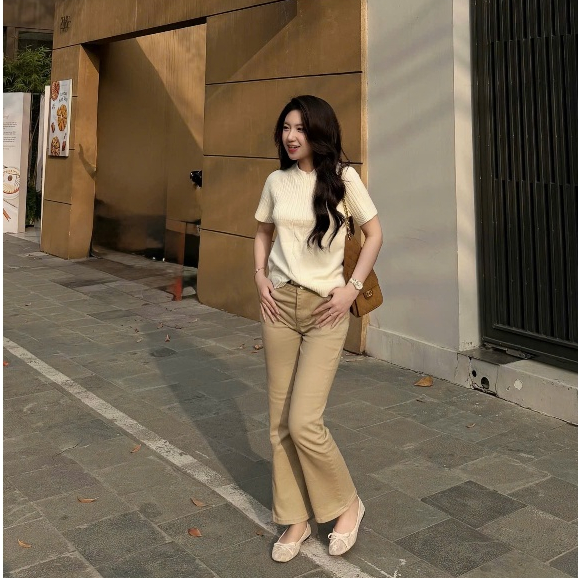 HTIQUE - Deal mở bán Quần jean ống đứng be cát sang trọng, Quần jean nữ thanh lịch dễ mix đồ QB07
