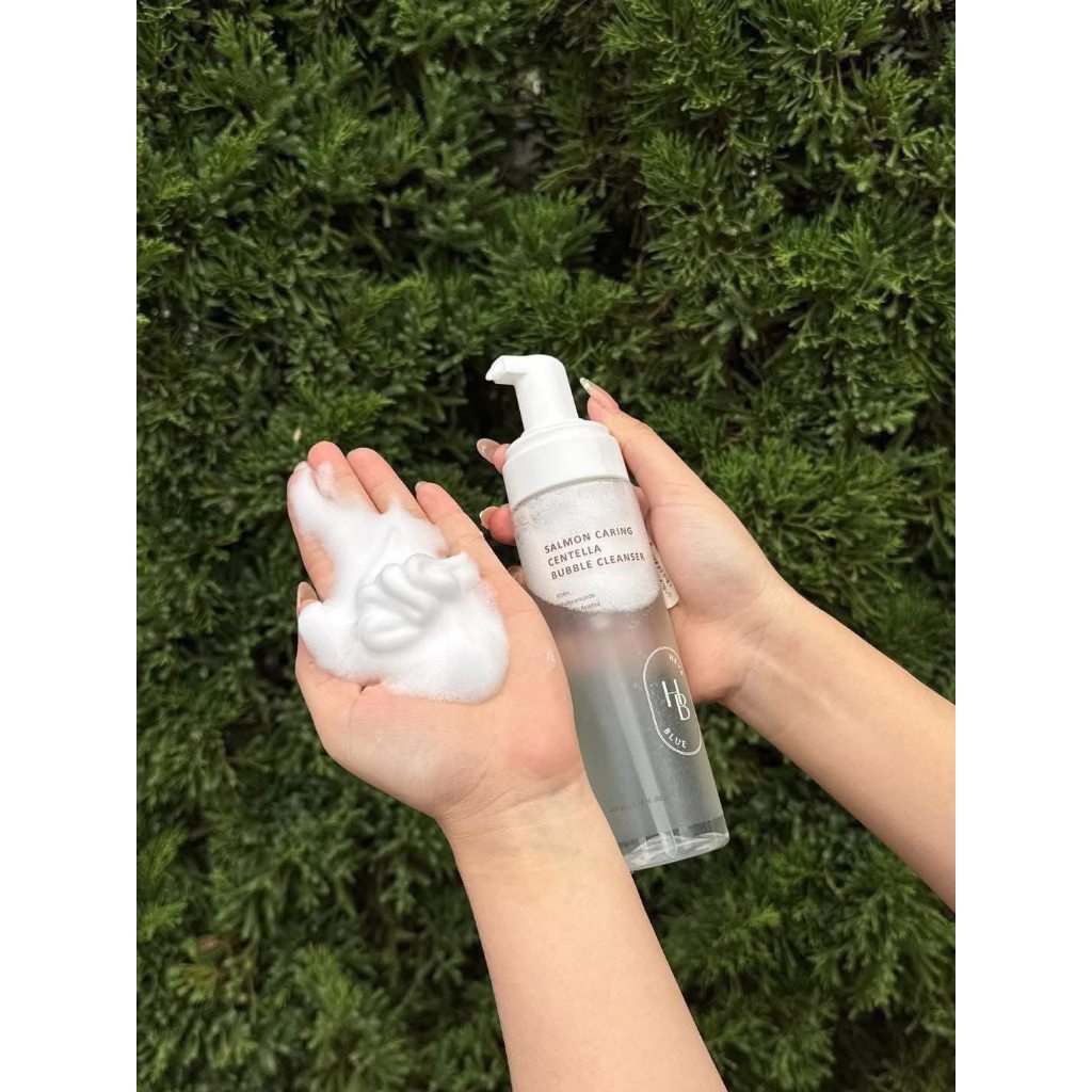 C37_ Sữa Rửa Mặt Tạo Bọt Salmon Caring Centella Bubble Cleanser Heveblue 200ml
