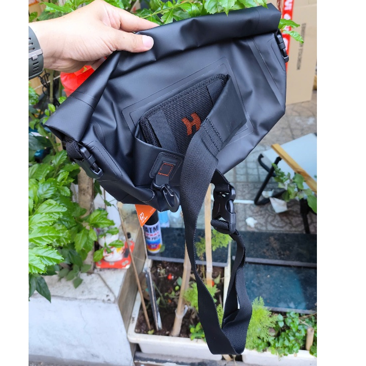 Túi đeo hông chống nước Givi - HEVIK GOCCIA chính hãng