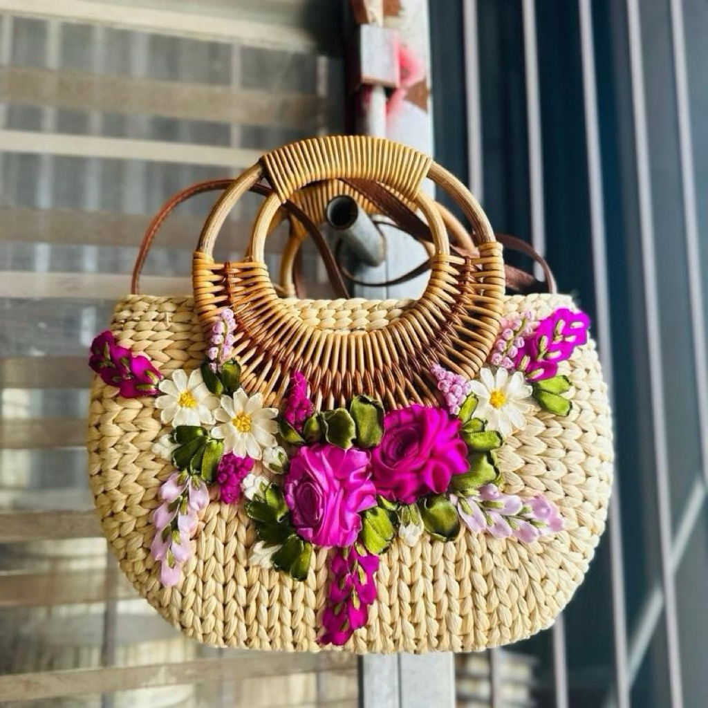 Túi cói lục bình thêu ruy băng / sản phẩm chụp ảnh áo dài , áo bà ba