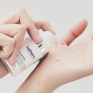 Serum Hỗ Trợ Làm Sáng Da Và Cải Thiện Sắc Tố Thâm, Nám Ivatherm Ivawhite Whitening