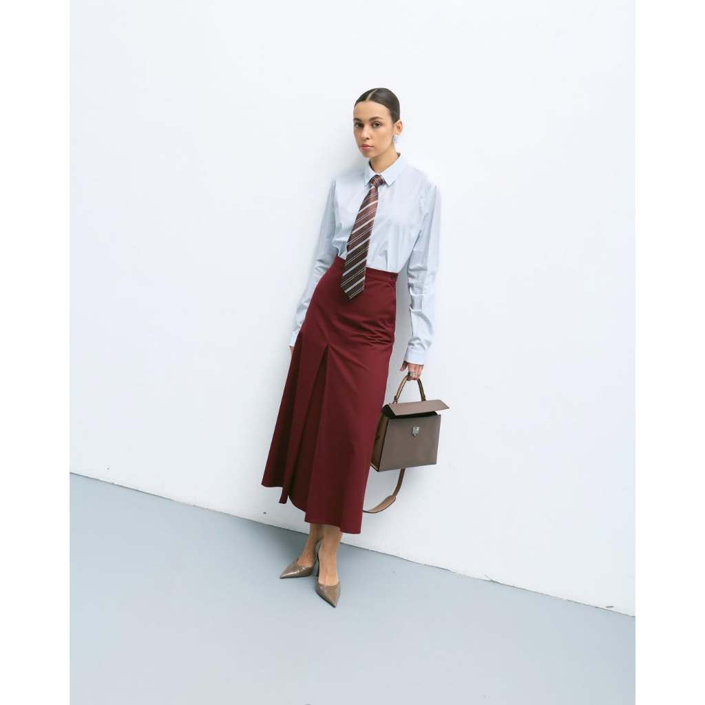 Chân Váy Dài Công Sở Dáng A Cao Cấp – Màu đỏ burgundy - Váy Midi Nữ Thanh Lịch Phối Blazer Sơ Mi | Diluclothing