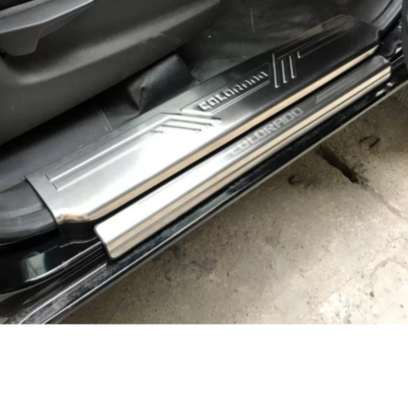 Ốp bậc cửa xe Colorado 2016-2021, nẹp cửa chống trầy INOX - TITAN CAO CẤP - BỘ 8 MIẾNG TRONG NGOÀi