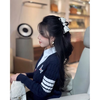 kẹp tóc nơ trắng viền đen phối sang chảnh qccc