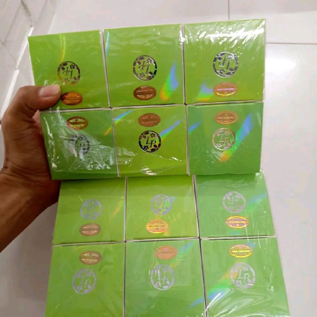 Kem dưỡng ẩm trắng da La Pretty 18g