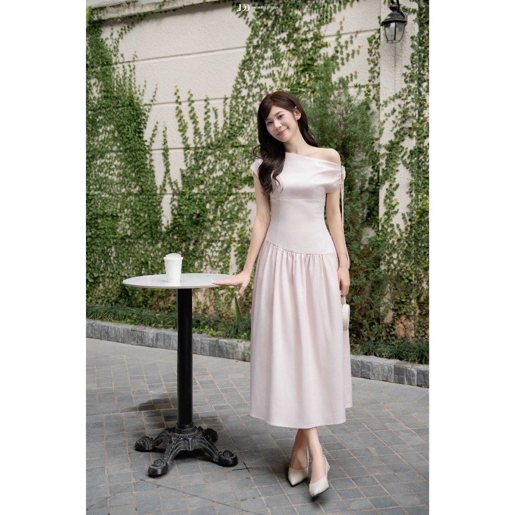 Đầm Xuân Hè Trễ Vai Lệch Xếp Ly Nhún, Chân Nhún Đổ 1S09.2601. Đầm Dáng Dài Nữ Tính Thanh Lịch Dự Tiệc Tiểu Thư Bởi JM