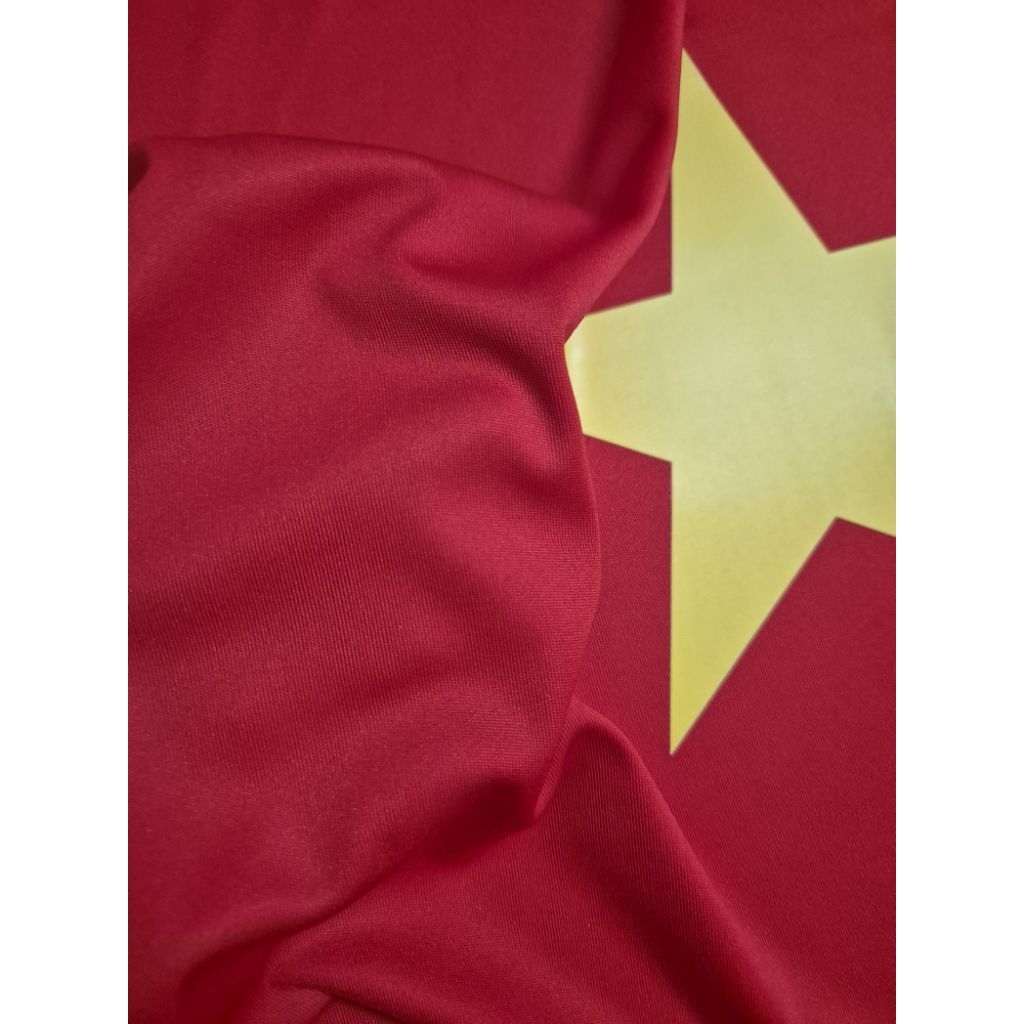 Áo thun sao vàng