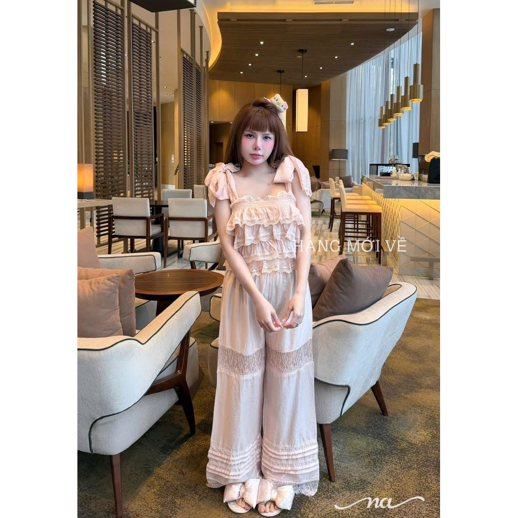 Bộ ngủ ren bèo tầng thắt dây bản to quần phối ren