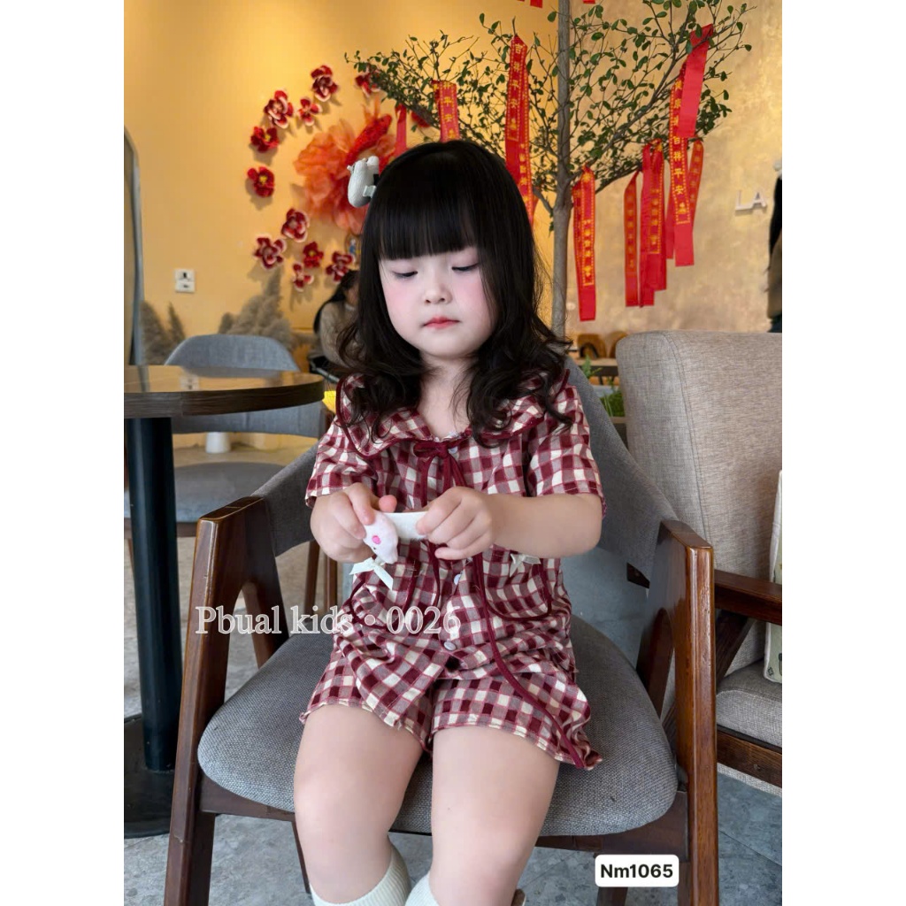 Bộ Cộc Tay Kẻ Karo Chất Đũi Tàu Dành Cho Bé Gái Từ 9-37kg