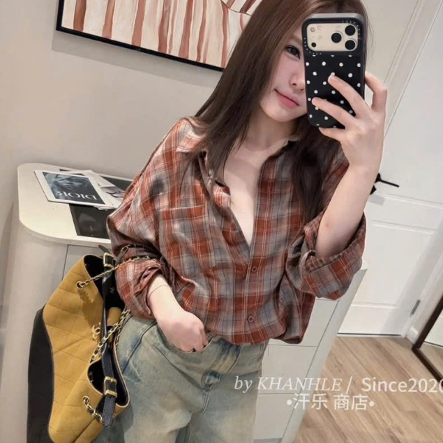 Áo Sơ Mi Nữ Kẻ Sọc Form Rộng Basic Túi Ngực Tay Dài Phong Cách Hàn Quốc – Áo Sơ Mi Nữ Dễ Phối Đồ Trendy Joolate 1102 p13