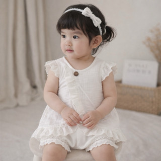 Set đồ bé gái trắng xinh xắn