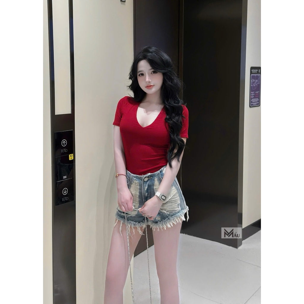 Áo bodysuit cổ tim cộc tay mặc lên hách dáng đẹp lắm