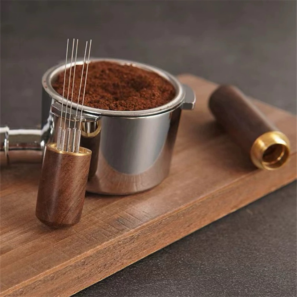 Dụng cụ đánh tơi bột cà phê, cafe, đánh tơi coffee ( gỗ óc chó hàng loại I )