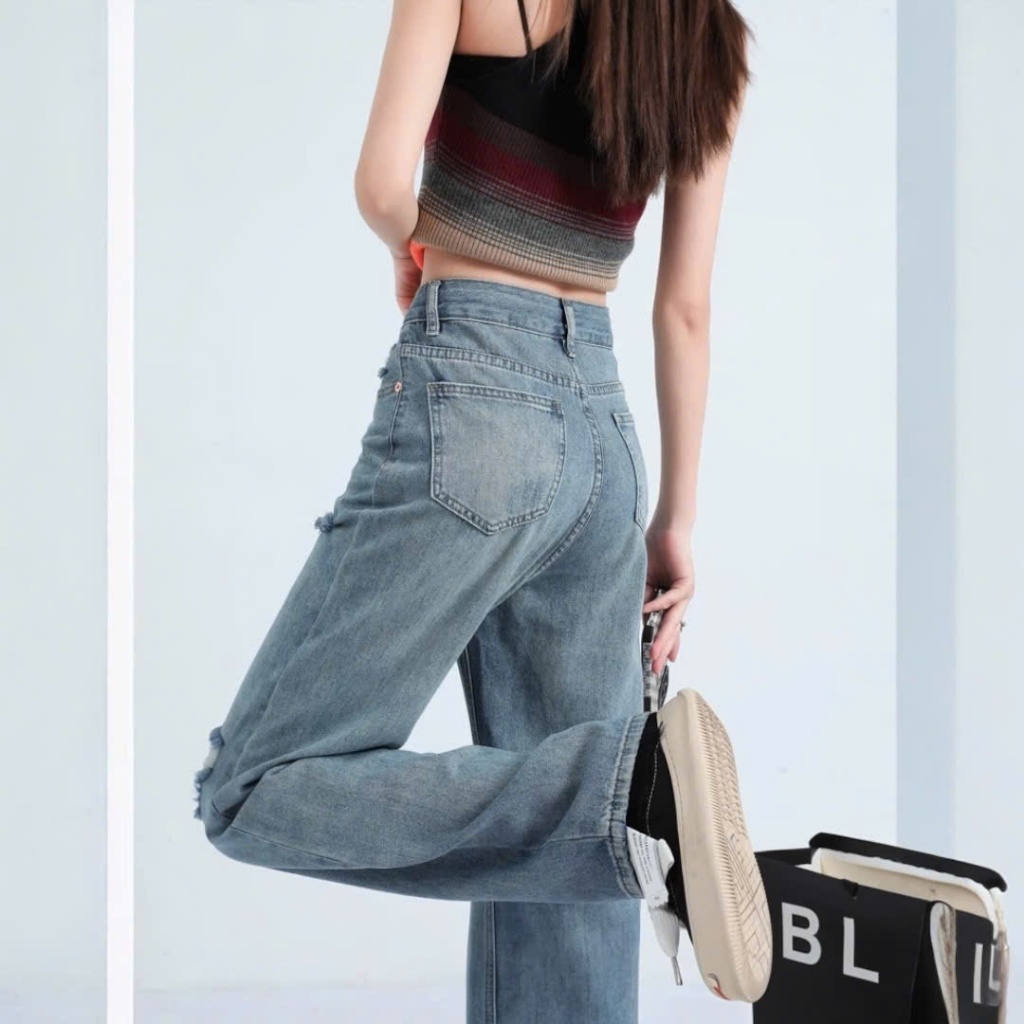 Quần Jeans nữ Ống suông HAZEE rách gối – ITEM Hot Trend STREETWEAR 2026