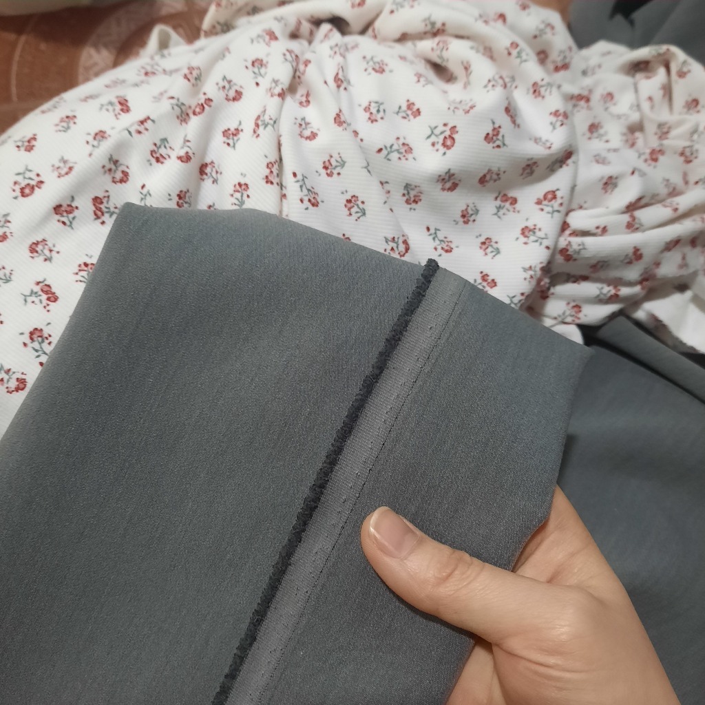 VẢI TUÝT SI MÀU XÁM CHUỘT - CHẤT MỀM, DÀY DẶN, GIÃN 2 CHIỀU - MAY BỘ VEST, VÁY, QUẦN TÂY...