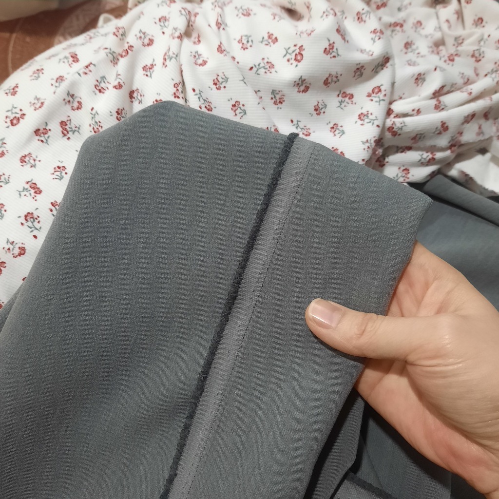 VẢI TUÝT SI MÀU XÁM CHUỘT - CHẤT MỀM, DÀY DẶN, GIÃN 2 CHIỀU - MAY BỘ VEST, VÁY, QUẦN TÂY...