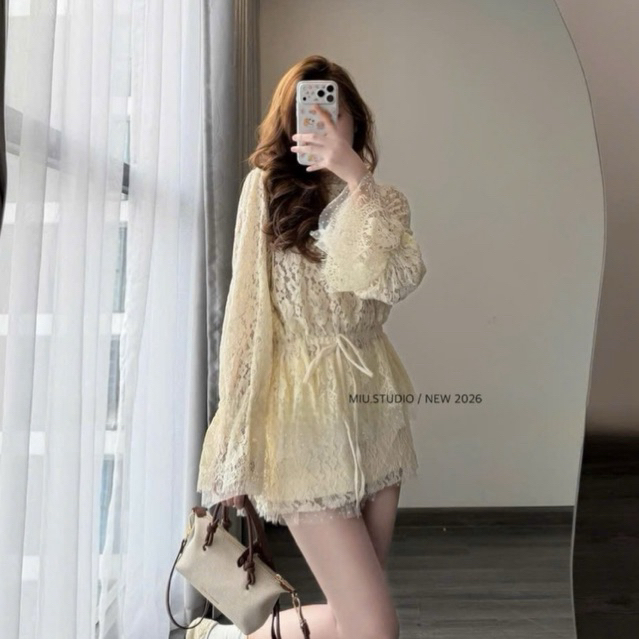 Set váy tiểu thư , Bán lẻ Áo nữ vintage cổ bèo dài tay chất liệu ren hoa nổi cao cấp kèm chân váy màu kem sang chảnh